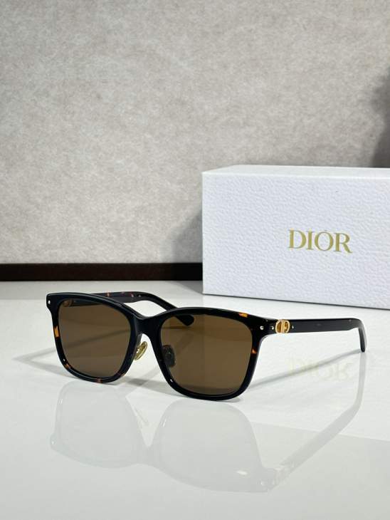 Picture of Dior Sunglasses _SKUfw76300874fw